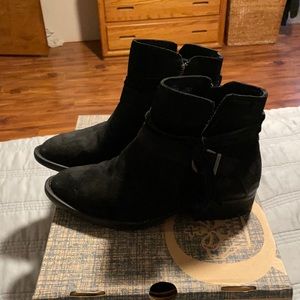 Worn once! Born OSHA bootie